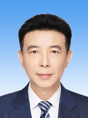 陳贄，男，漢族，1965年10月生，研究生學(xué)歷，中共黨員，現(xiàn)任人民日報社編委委員、海外版編輯部總編輯。