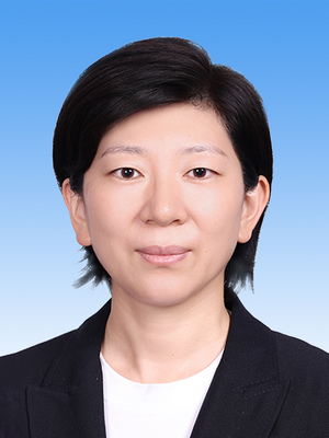 杜尚澤，女，漢族，1981年10月生，研究生學(xué)歷，中共黨員，現(xiàn)任人民日報社編委委員兼政治文化部主任、北京分社社長。