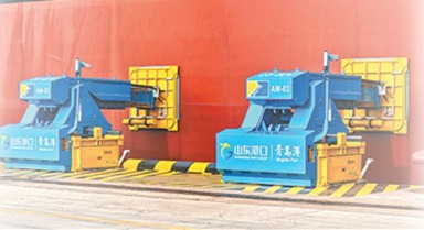 機(jī)器人上崗 百年港煥新